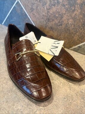 Zara Brown Croc-Embossed Leather Slip-On Loafers with Gold Buckle Size 10